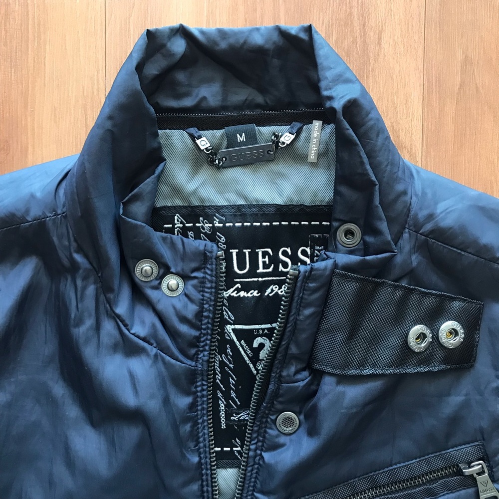 💕⭐️HostPick⭐️💕 🆕 GUESS Jacket - Picture 3 of 7
